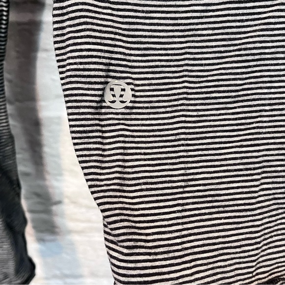 Lululemon Size 4 Radiant Long Sleeve Tonka Stripe Black Heathered Medium Grey - Picture 11 of 16